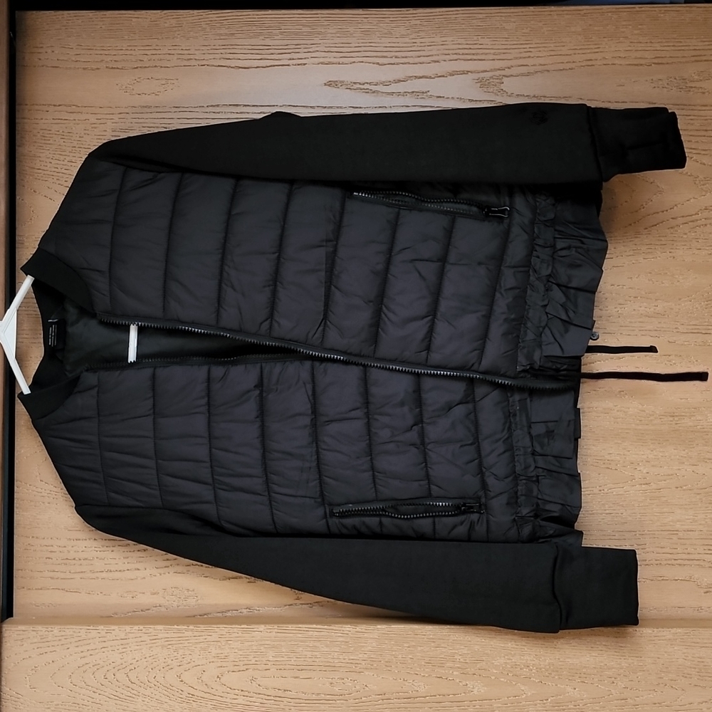 Puffer jacket with sweatshirt sleeves. Size small. Mondetta Outdoor Project